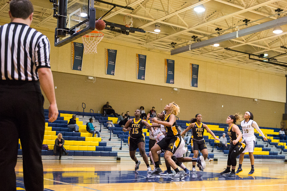 WBB: Eagles Drop Close Contest on the Road
