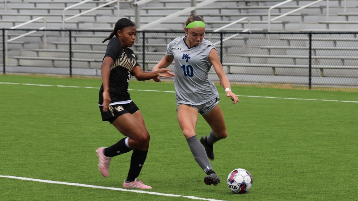 Parker nets five goals in Eagles’ season opening victory